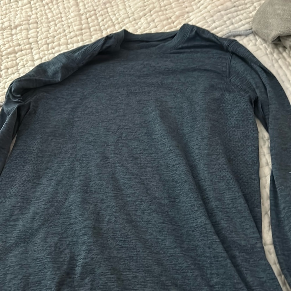 Blue long sleeve lululemon athletic top